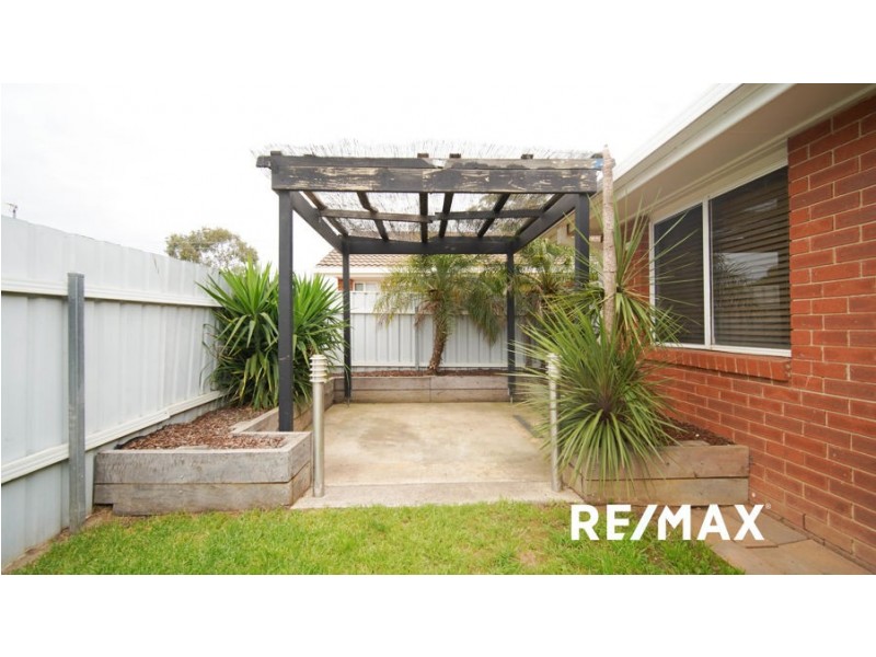2/2 Bulolo Street, Ashmont NSW 2650