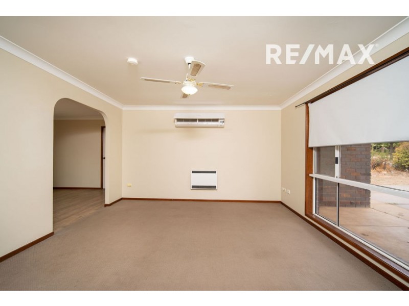 27 Goborra Street, Glenfield Park NSW 2650