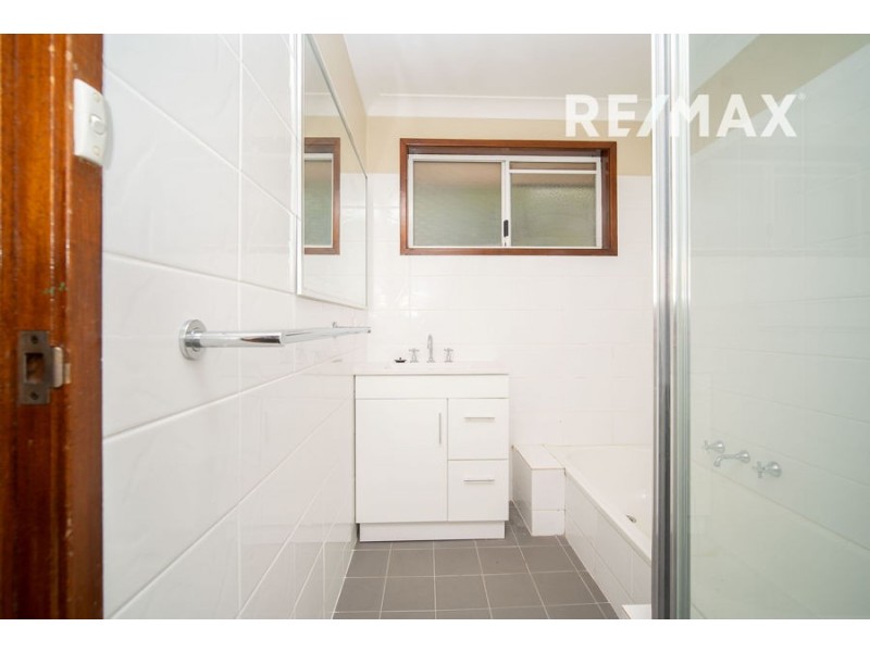 27 Goborra Street, Glenfield Park NSW 2650