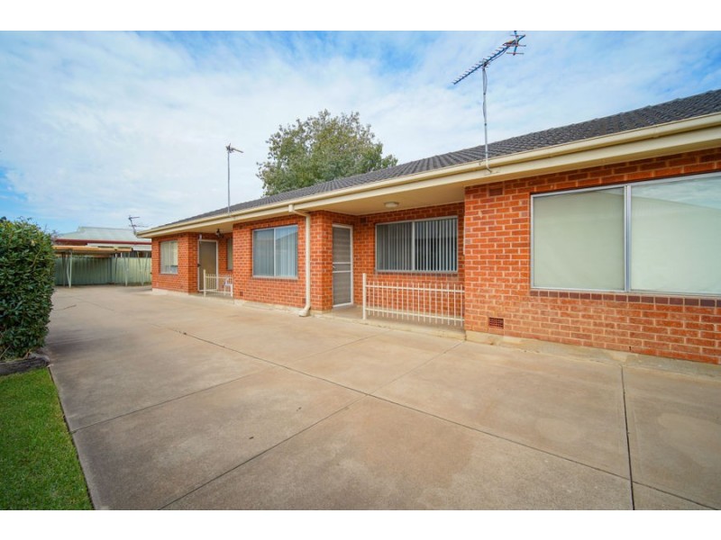 2/28 Higgins Avenue, Wagga Wagga NSW 2650