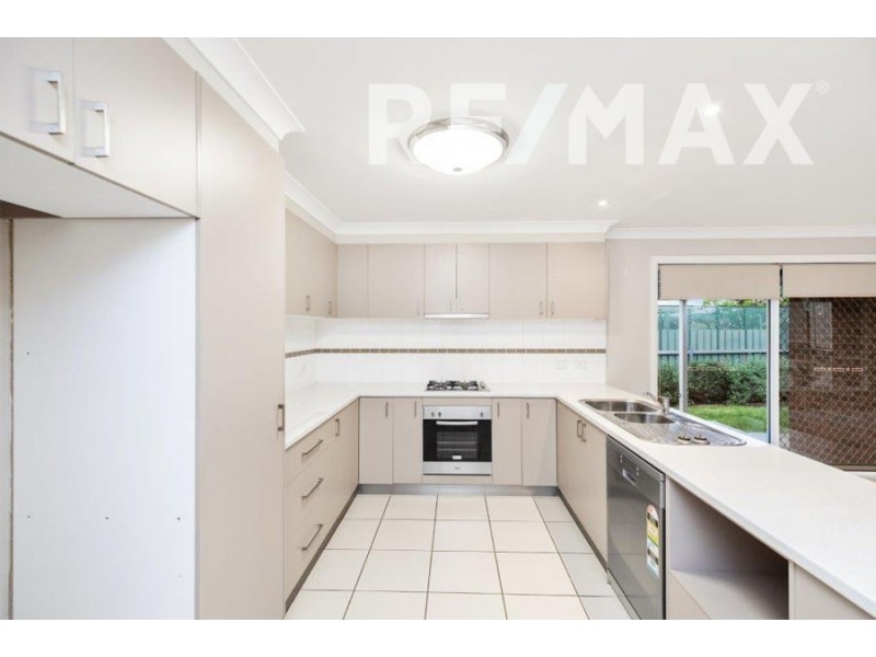 2/8 Osterley Street, Bourkelands NSW 2650