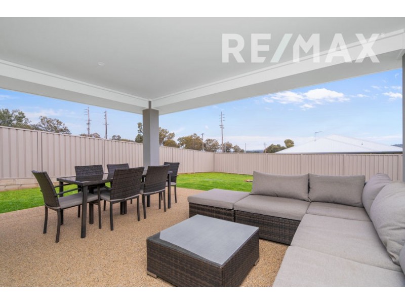 29 Gasnier Loop, Boorooma NSW 2650