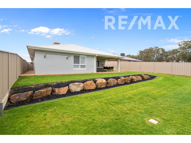 29 Gasnier Loop, Boorooma NSW 2650