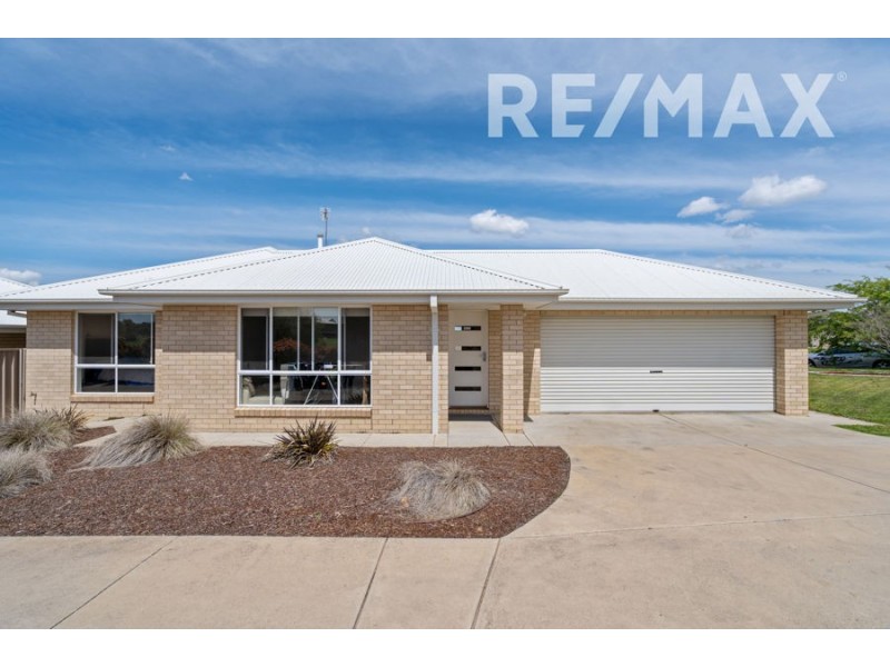 2/80 Messenger Avenue, Boorooma NSW 2650