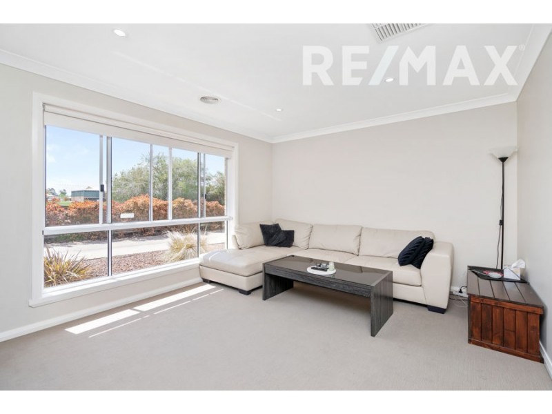 2/80 Messenger Avenue, Boorooma NSW 2650