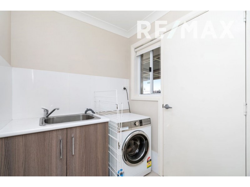 2/80 Messenger Avenue, Boorooma NSW 2650