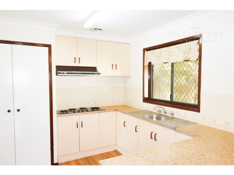 33 Goborra Street, Glenfield Park NSW 2650