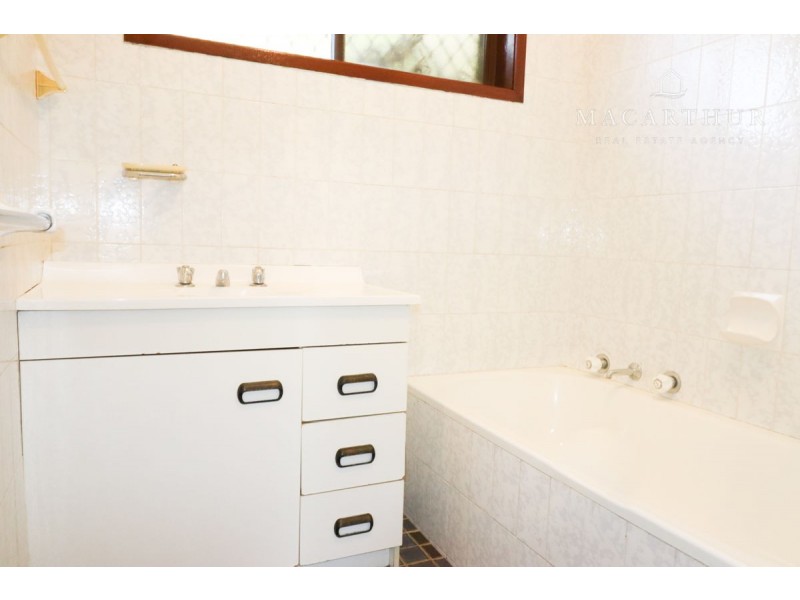 33 Goborra Street, Glenfield Park NSW 2650