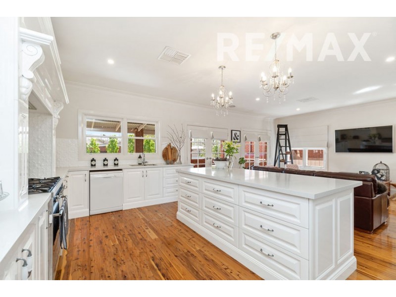 12 Peter Street, Wagga Wagga NSW 2650