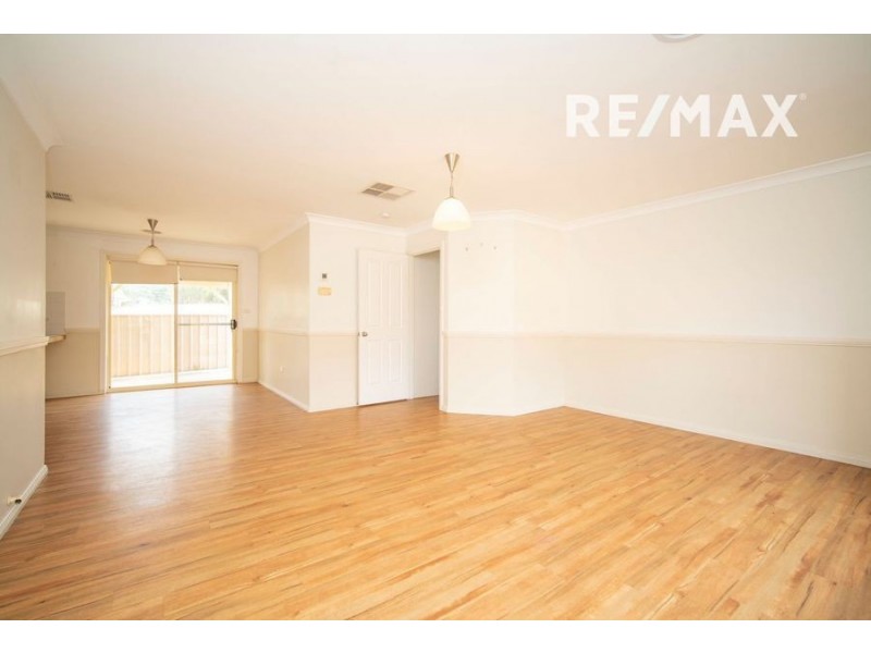 2/8 Malebo Place, Tatton NSW 2650