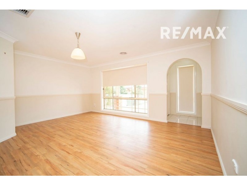 2/8 Malebo Place, Tatton NSW 2650