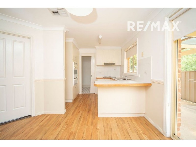 2/8 Malebo Place, Tatton NSW 2650