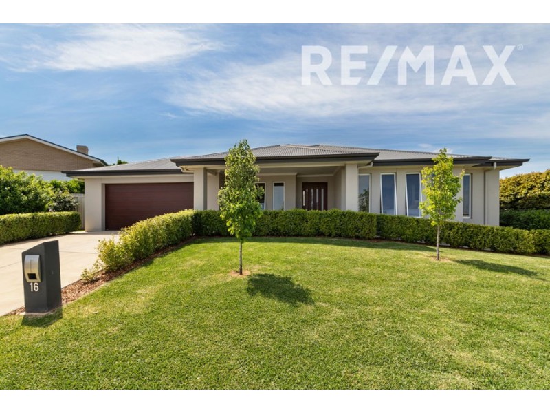 16 Comet Place, Estella NSW 2650