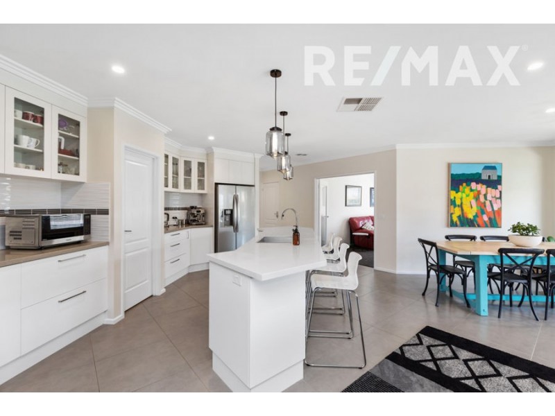 16 Comet Place, Estella NSW 2650