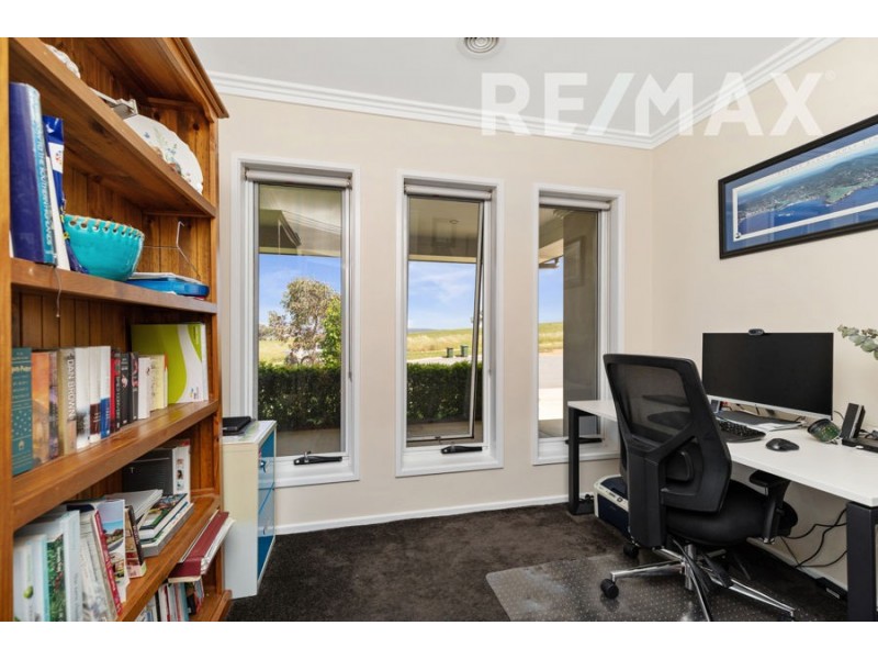 16 Comet Place, Estella NSW 2650