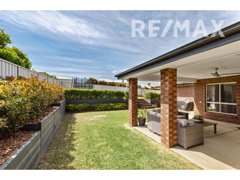 16 Comet Place, Estella NSW 2650