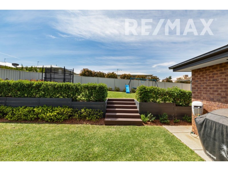 16 Comet Place, Estella NSW 2650