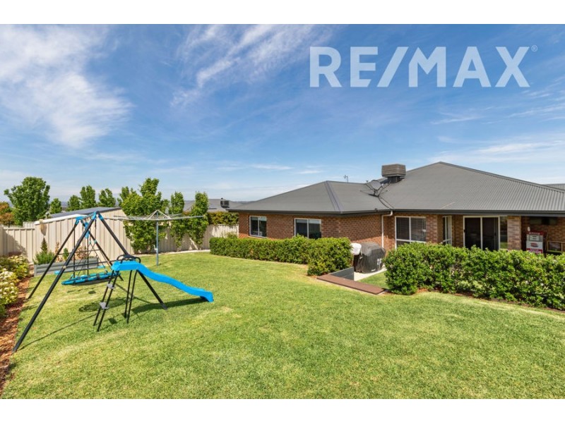 16 Comet Place, Estella NSW 2650
