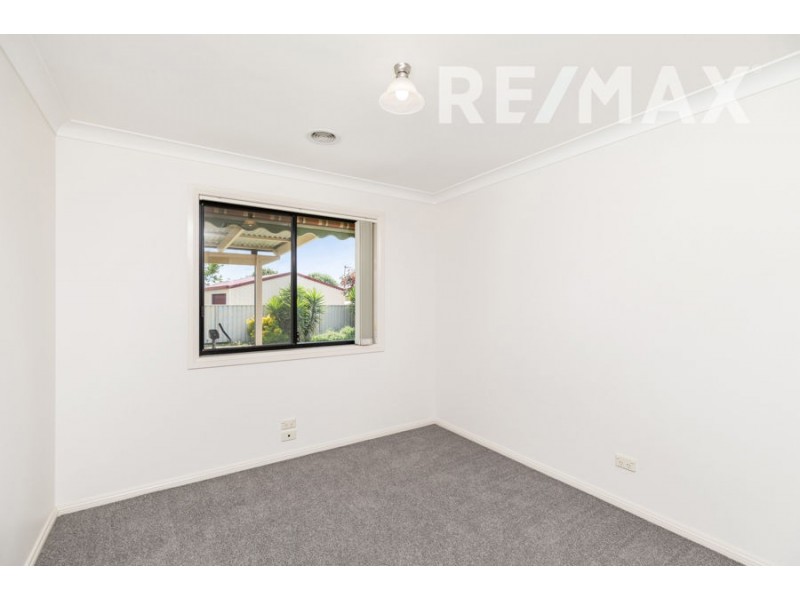 2 Giwang Place, Glenfield Park NSW 2650