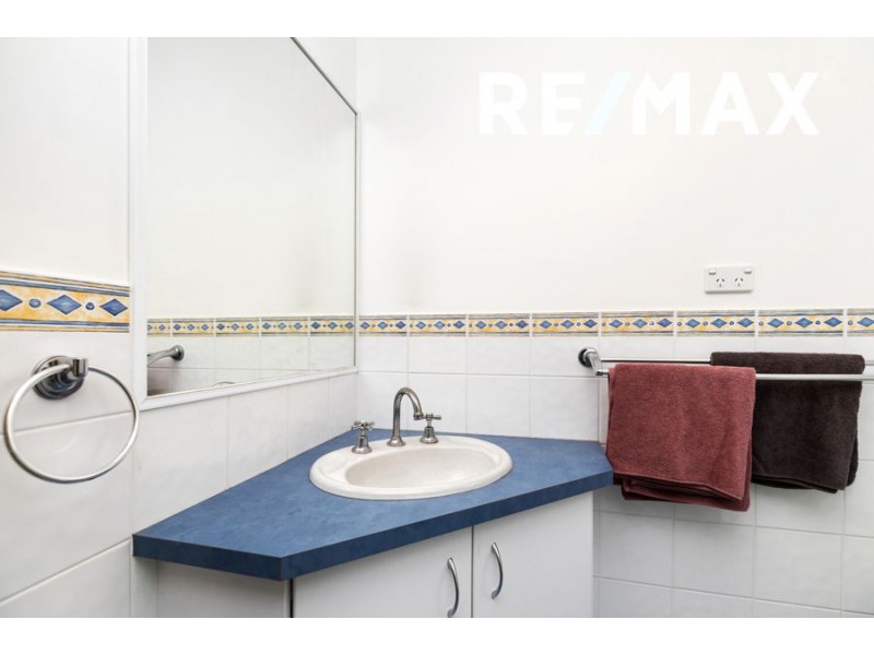 2 Giwang Place, Glenfield Park NSW 2650