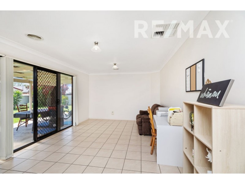 2 Giwang Place, Glenfield Park NSW 2650