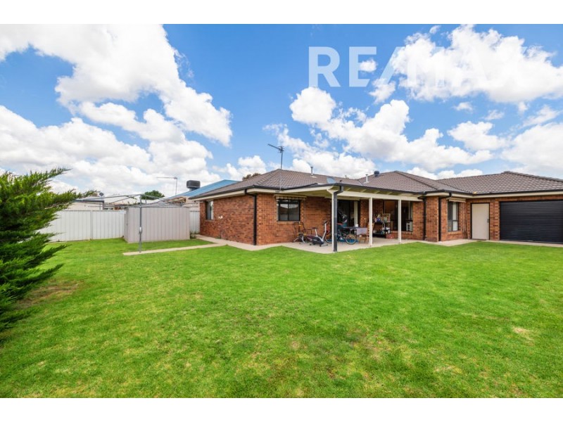 2 Giwang Place, Glenfield Park NSW 2650