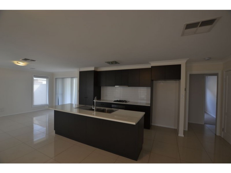 14 St Pauls Place, Estella NSW 2650