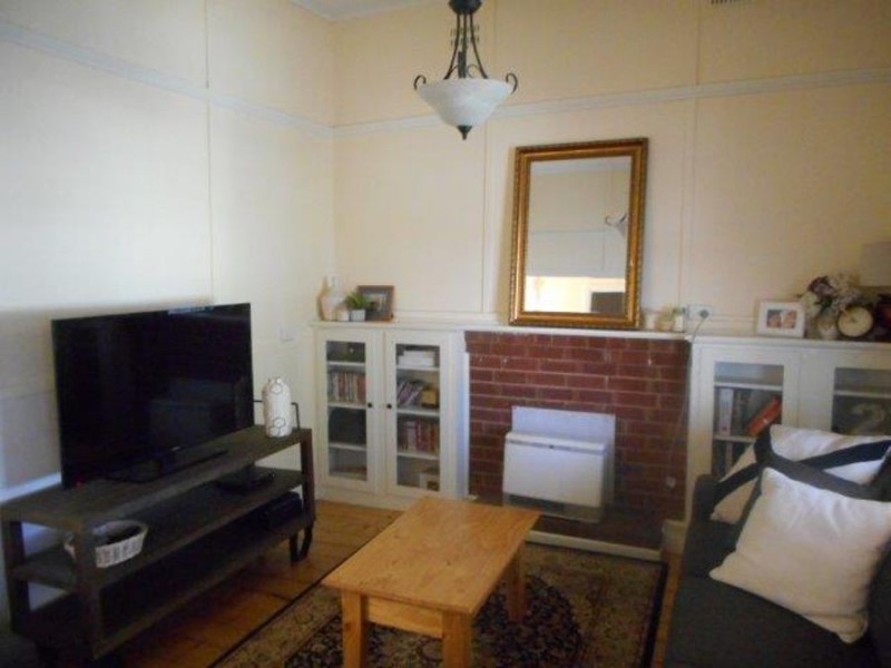 52 Bourke Street, Wagga Wagga NSW 2650