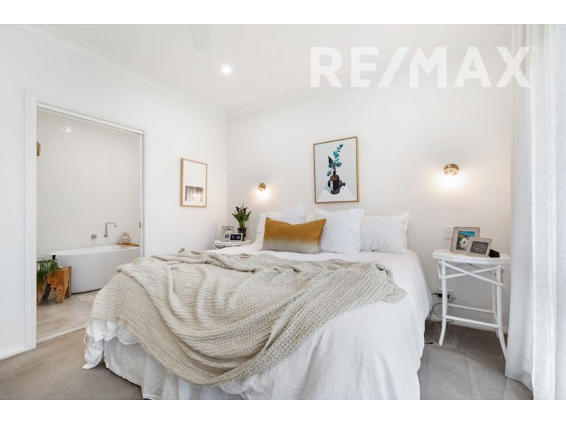 20 Norfolk Avenue, Lake Albert NSW 2650