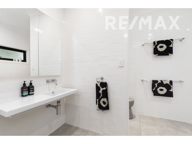 20 Norfolk Avenue, Lake Albert NSW 2650