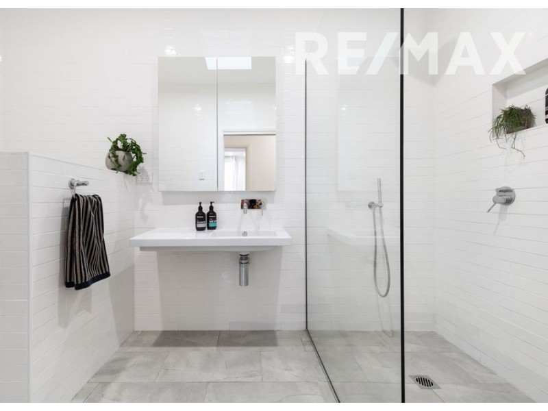 20 Norfolk Avenue, Lake Albert NSW 2650