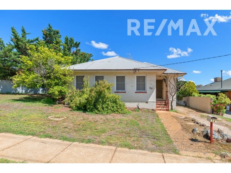 24 Fernleigh Road, Mount Austin NSW 2650
