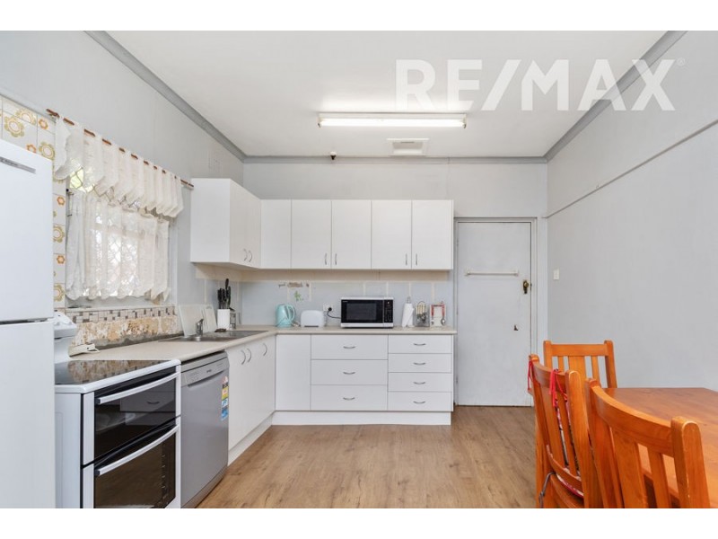 24 Fernleigh Road, Mount Austin NSW 2650