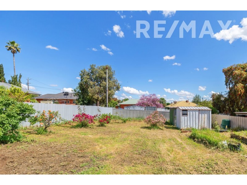 24 Fernleigh Road, Mount Austin NSW 2650