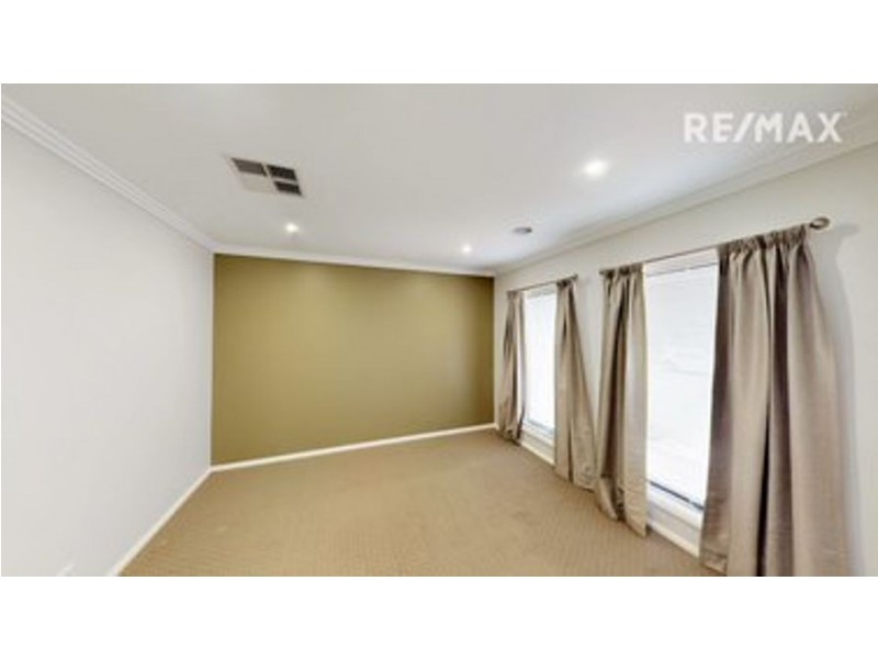 3 Hollows Crescent, Lloyd NSW 2650
