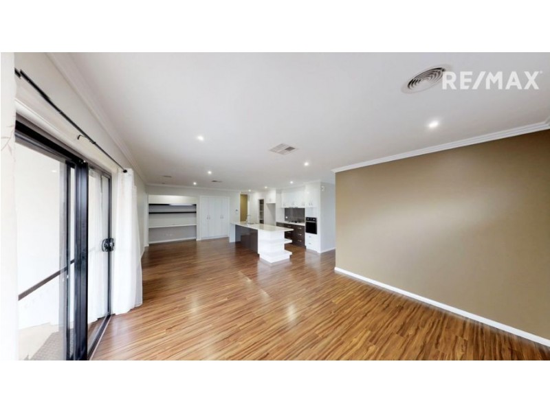 3 Hollows Crescent, Lloyd NSW 2650