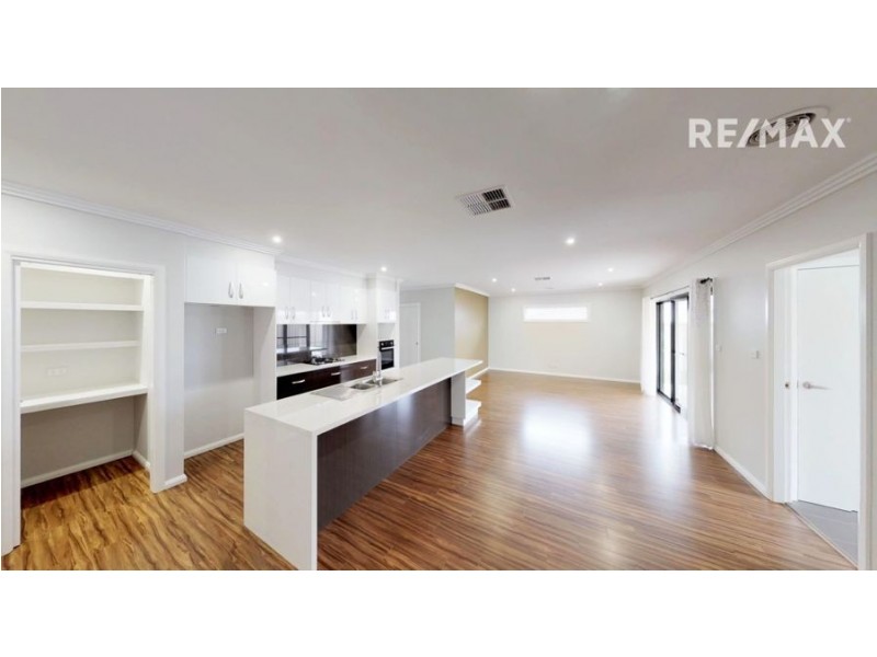 3 Hollows Crescent, Lloyd NSW 2650