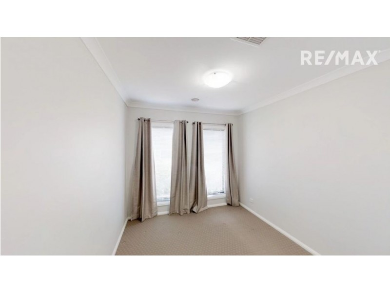 3 Hollows Crescent, Lloyd NSW 2650