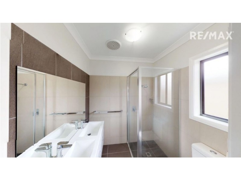 3 Hollows Crescent, Lloyd NSW 2650