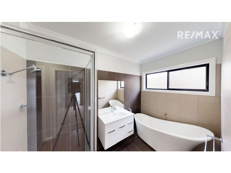 3 Hollows Crescent, Lloyd NSW 2650