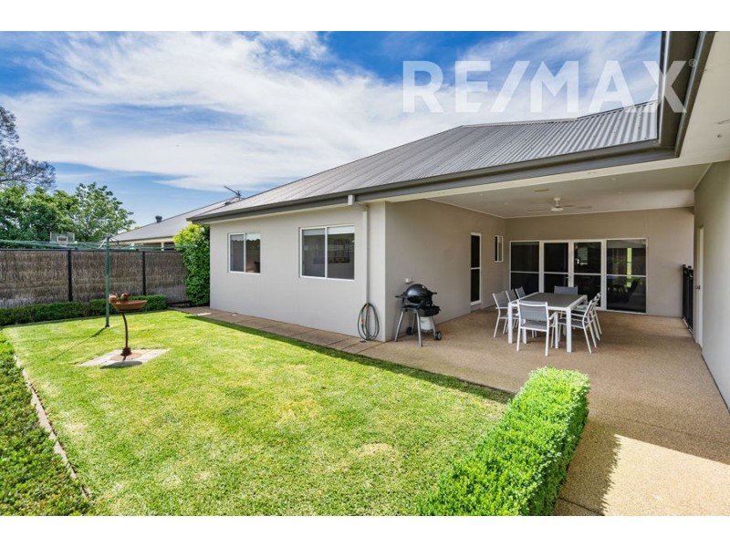 4 Lusher Avenue, Turvey Park NSW 2650