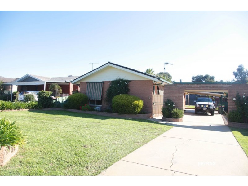 52 Vincent Road, Lake Albert NSW 2650