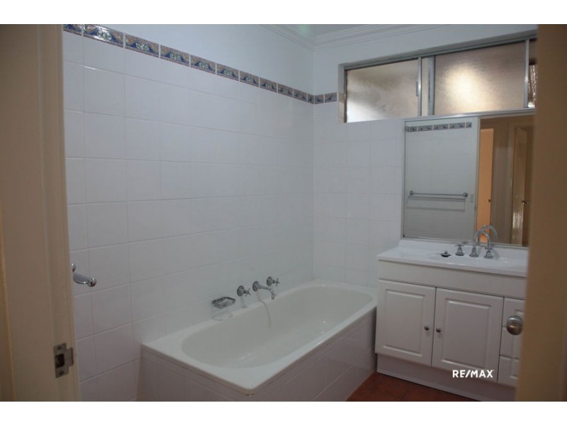52 Vincent Road, Lake Albert NSW 2650