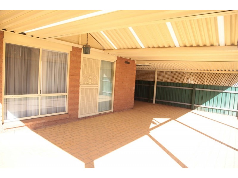 52 Vincent Road, Lake Albert NSW 2650