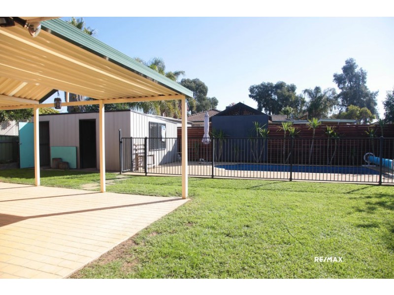 52 Vincent Road, Lake Albert NSW 2650
