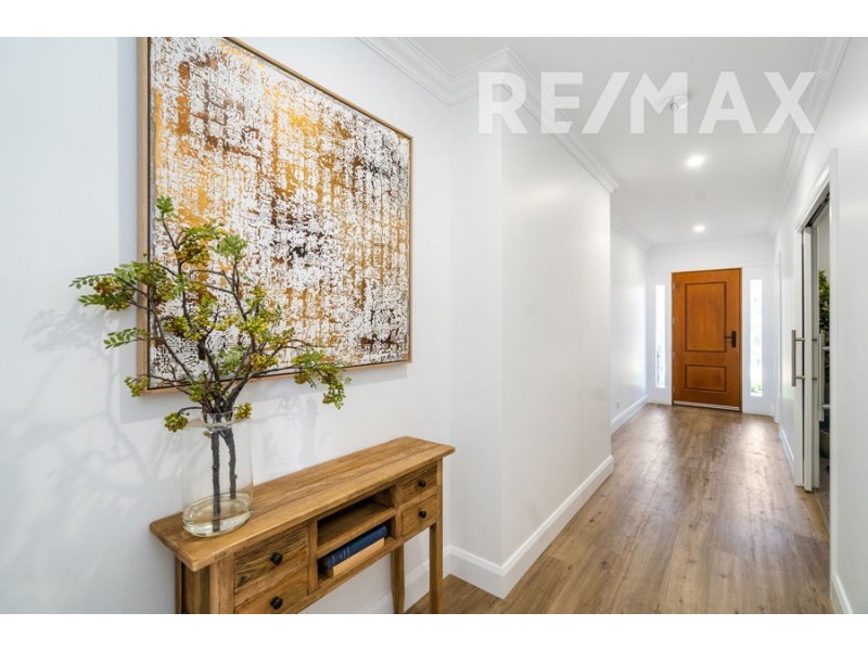 39 Sturrock Drive, Boorooma NSW 2650