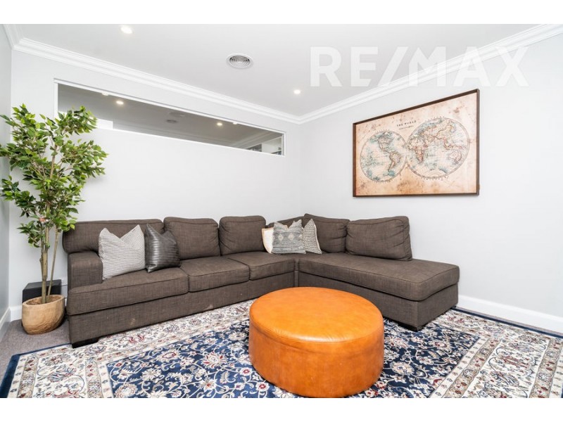 39 Sturrock Drive, Boorooma NSW 2650