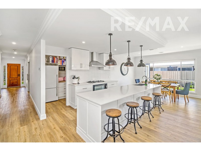 39 Sturrock Drive, Boorooma NSW 2650