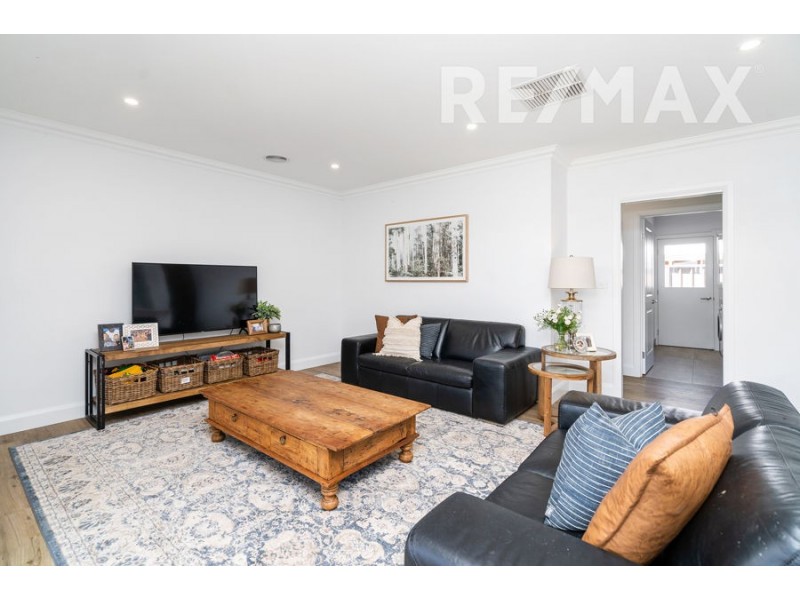 39 Sturrock Drive, Boorooma NSW 2650