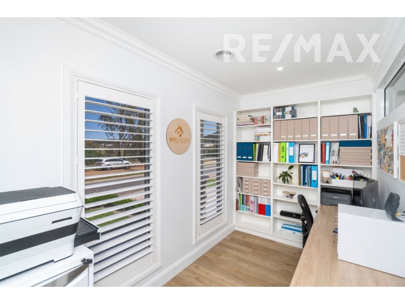 39 Sturrock Drive, Boorooma NSW 2650